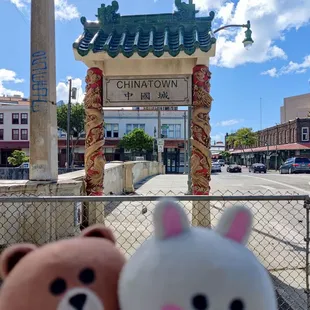 Gateway to Chinatown Honolulu : King Street