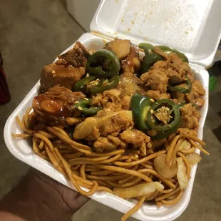 Chow mein, jalapeño chicken and pork (To-Go). Dinner 11/29/2018