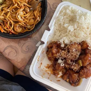Shrimp lo mein and sesame chicken