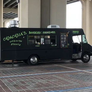 Chinchilla's Eats on the Streets food truck