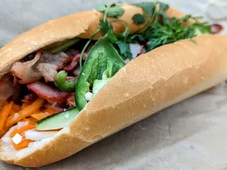 La Ca Bakery & Cafe