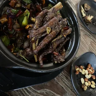 "鸡公煲" = "鸡爪煲"