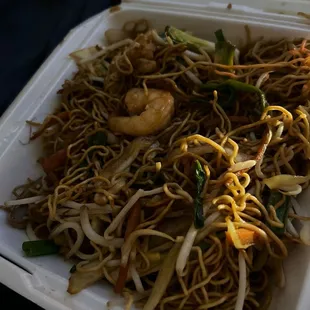 Best House lo mein in the area by far.