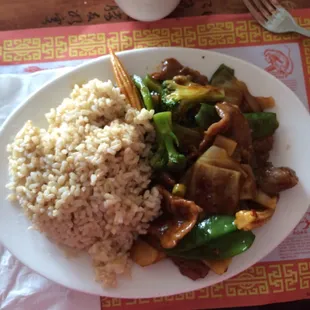 Hunan Beff w Brown rice. $6.25