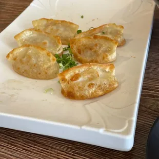 Pork Chive pan fried (10 piece)