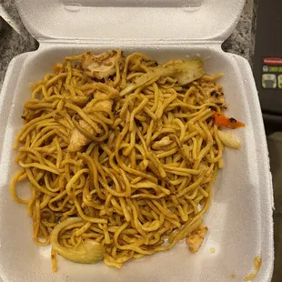 Chicken lo mein