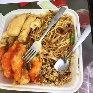 Shrimp chicken  rice chow main