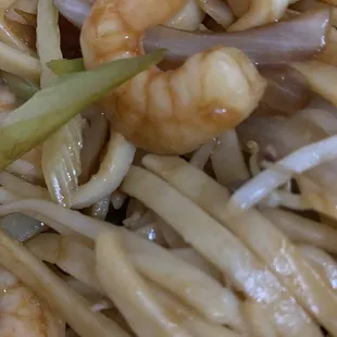 Dry, old tasting , shrimp taste fishy and rice was undercooked refused to come pickup food or give money