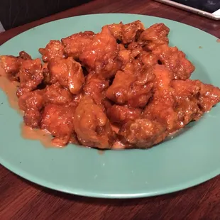 food, chicken wings and fried chicken