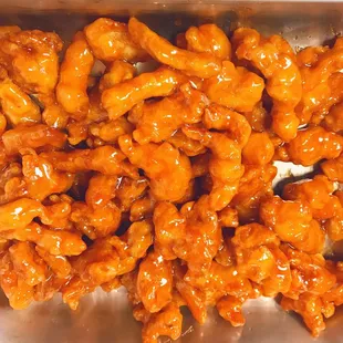 a bowl of chicken wings
