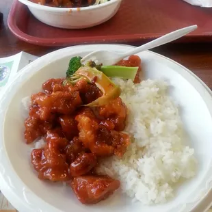 Orange chicken and white rice