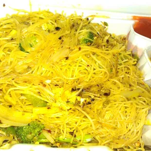 Vegetable Singapore noodle.