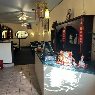 the interior of a chinese restaurant