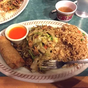 I ordered chicken chow me in. Very tasty.