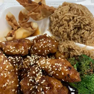 Sesame Chicken Lunch All Day Special $8.95