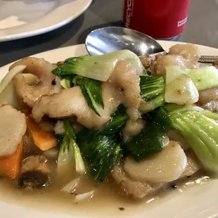 Fish fillet with white ginger sauce