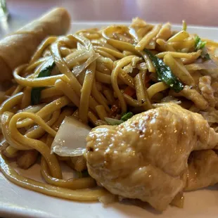 Chicken Lo Mein