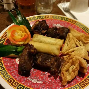 Mandarin hor d'oeuvres was okay,  but my lady had the sizzling rice soup....very good.