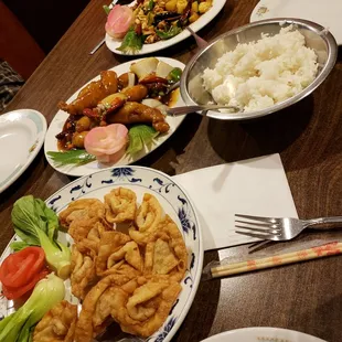 Fried wontons, Kung Pao chicken, and prawns