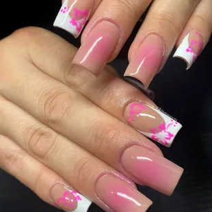 Airbrush ombré available for your nail set