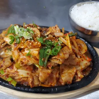 K4. Jeyuk Kimchi Bokum
