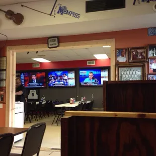 Lots of BIG screen TV&apos;s here! Wonder how much their DirecTV bill is?! Lol
