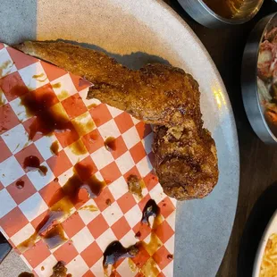 food, chicken wings and fried chicken