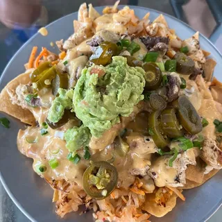 KIMCHI CHICKEN NACHOS