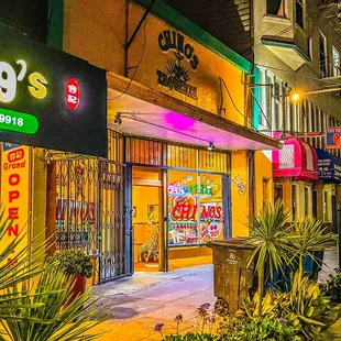 Chino&apos;s on Balboa