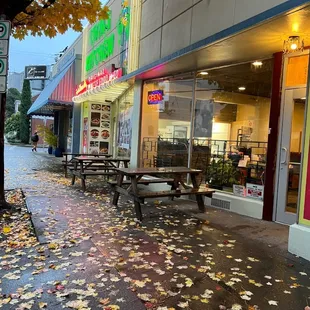 Chin&apos;s Kitchen has out door seating
