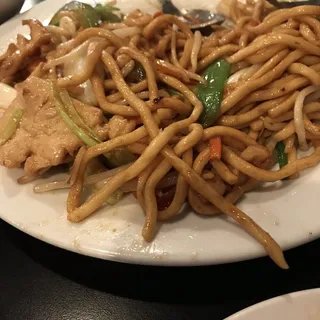 D11. Stir-Fried Chicken Noodles