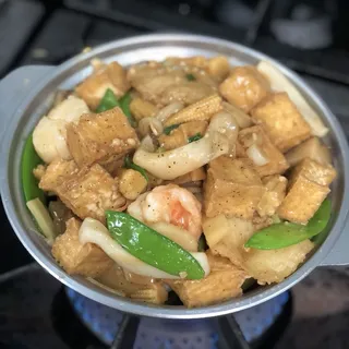 Seafood W. Bean Curd Clay Pot