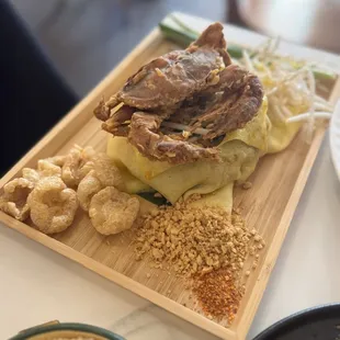 Pad Thai sold-shell crab!