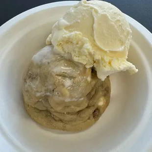 The biscoff cookie is a must try!!!