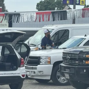 Ask for Keith... he'll come to you! Very convenient