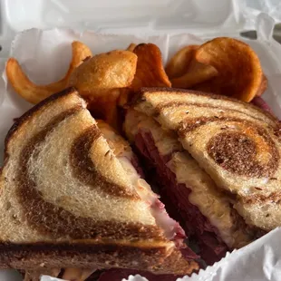 Club (sub Rye) with fries