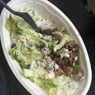 Chicken/Steak, cheese, lettuce, queso