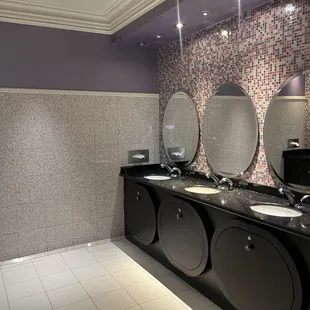 09/01/2024 ladies bathroom