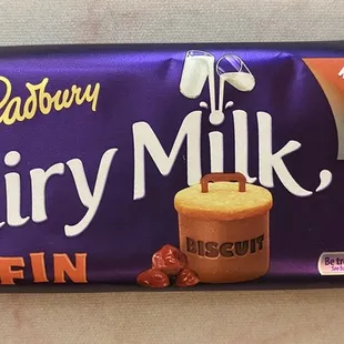 Cookies and raisins candy bar