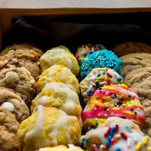 Mini combo box w/ raspberry white chocolate chip, lemon, bday and peanut butter cookies