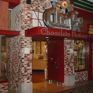 You could smell nothing but warm sugar and chocolate from beyond this point.