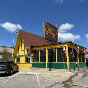 Chips on NE corner of Lemmon at the Dallas North Tollway.