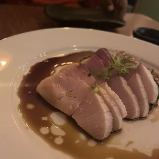 Jipbul Hamachi Sashimi