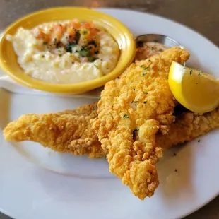 Catfish with Jalapeño Cheddar Grits
