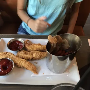 kids chicken fingers
