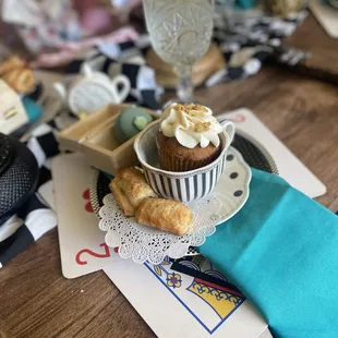 Alice in wonderland tea party