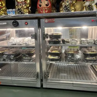 Hot food section. They got bentos, musibis and hotdogs