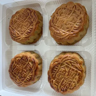 Five kernel mooncake!!!