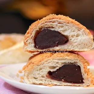 Inside of Red Bean Melon Pan Bun 豆沙菠萝包 ($1.85) - I really liked this! The bread has a nice chew; the crispy melon pan topping is delicious