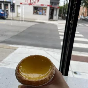 Egg tart ($1.95)